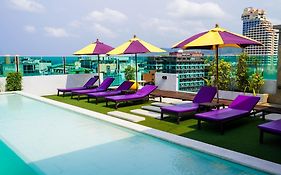 เดอะ เอม ป่าตอง โฮเทล Hotel 3*
